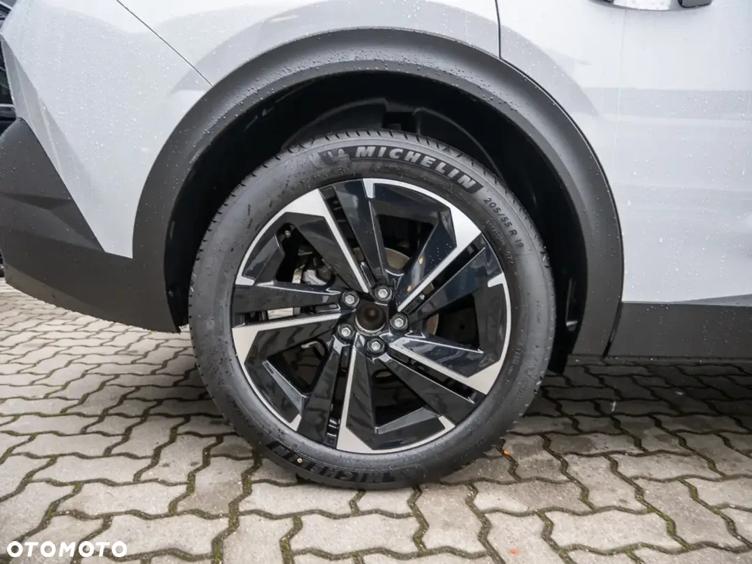 Peugeot 408 - 3