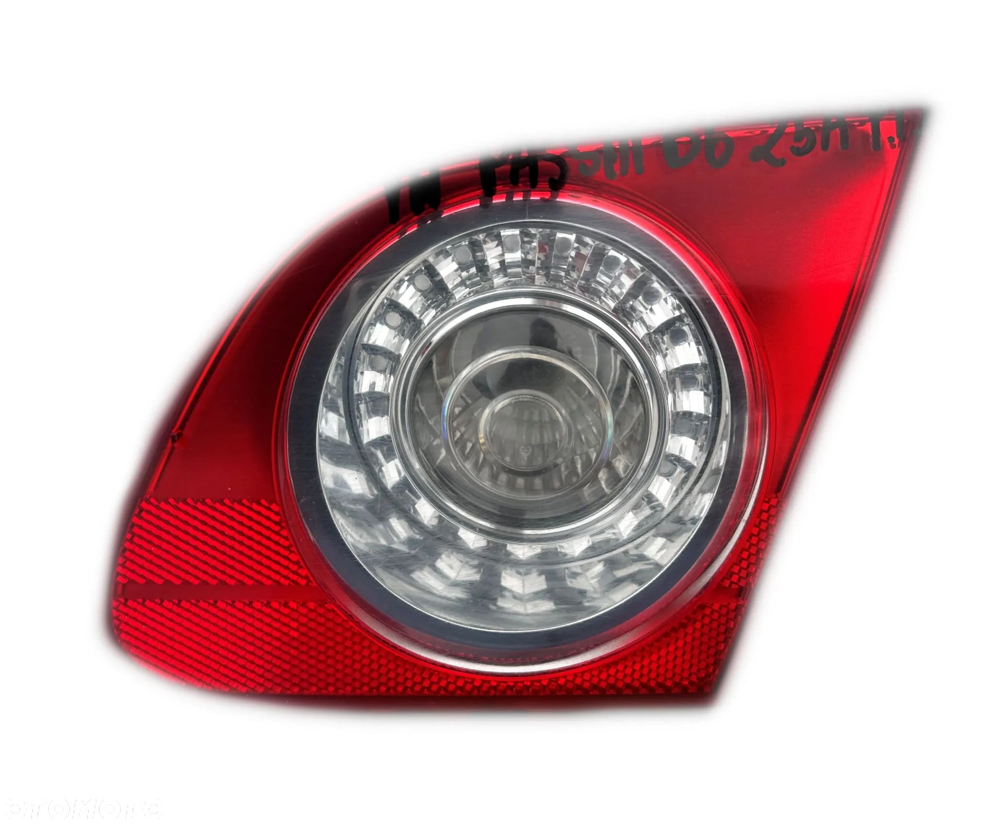 VW PASSAT B6 LAMPA PRAWY TYŁ PRAWA TYLNA Z KLAPY W KLAPĘ - 1