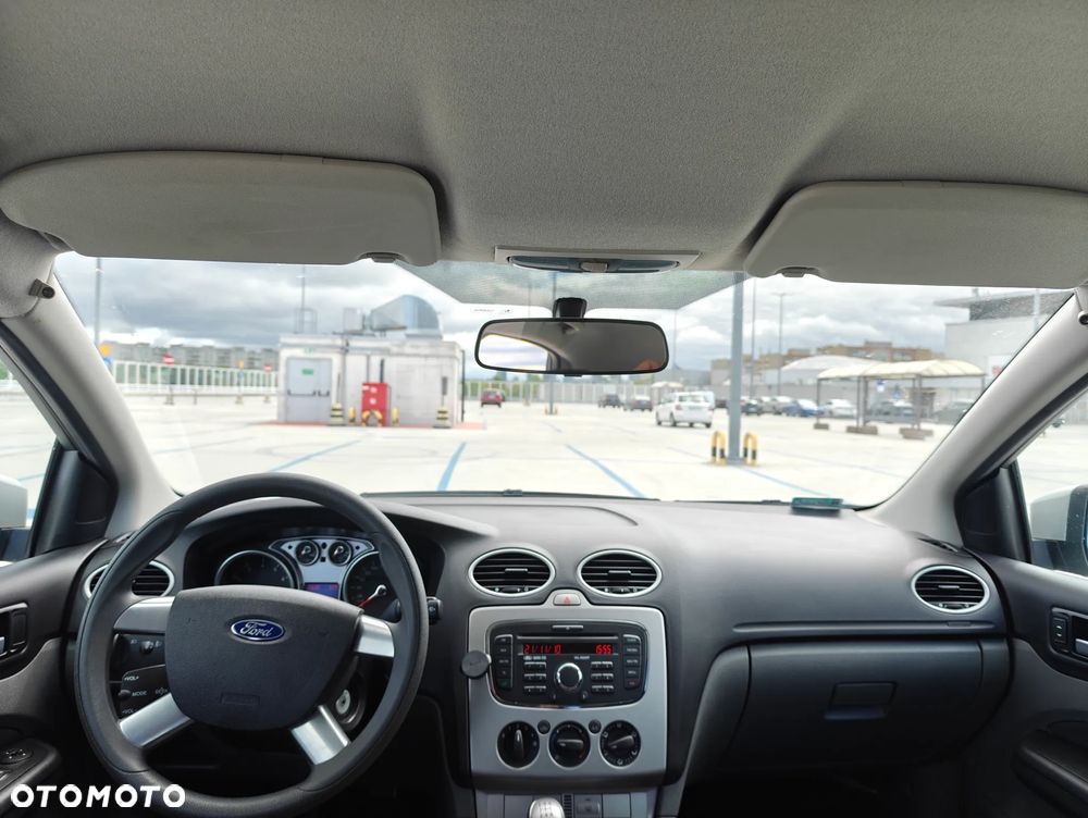 Ford Focus 1.6 Trend - 24
