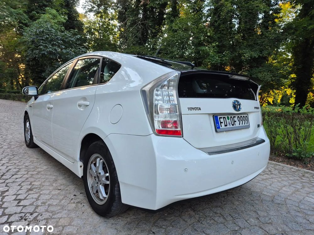 Toyota Prius (Hybrid) Sol - 5