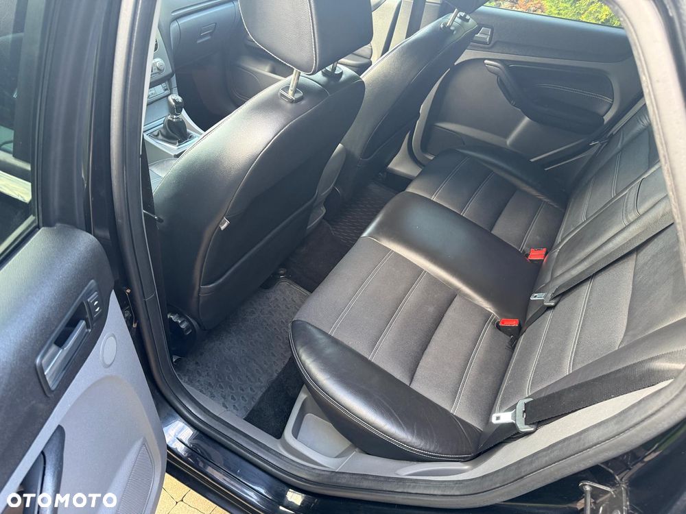 Ford Focus 2.0 Ghia - 9
