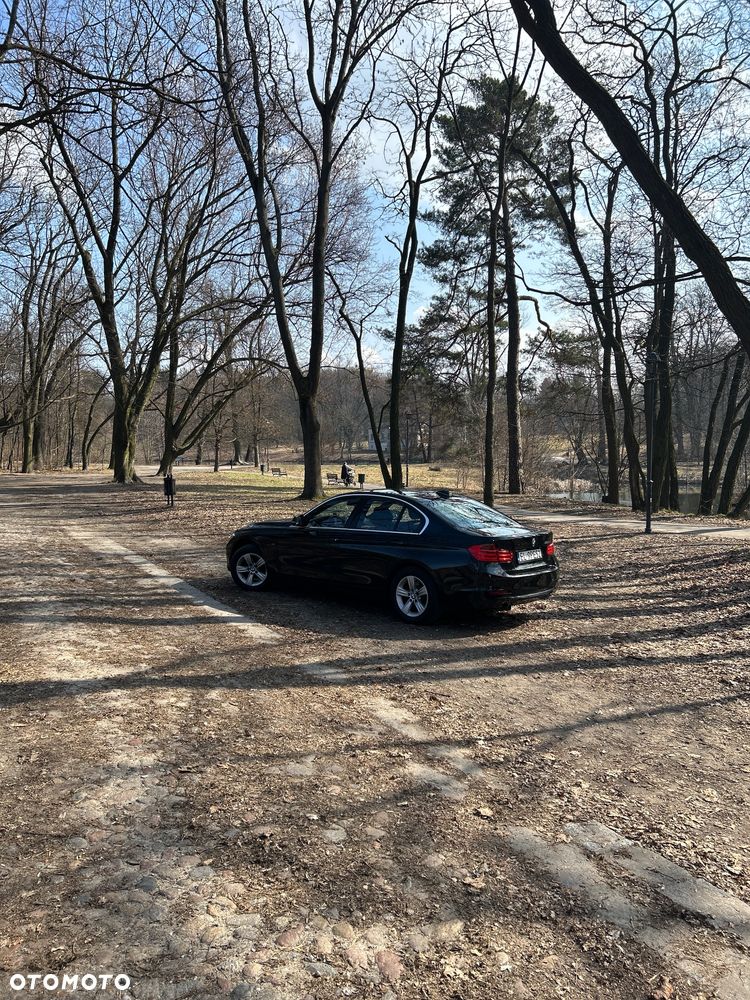 BMW Seria 3 320i Sport Line - 7