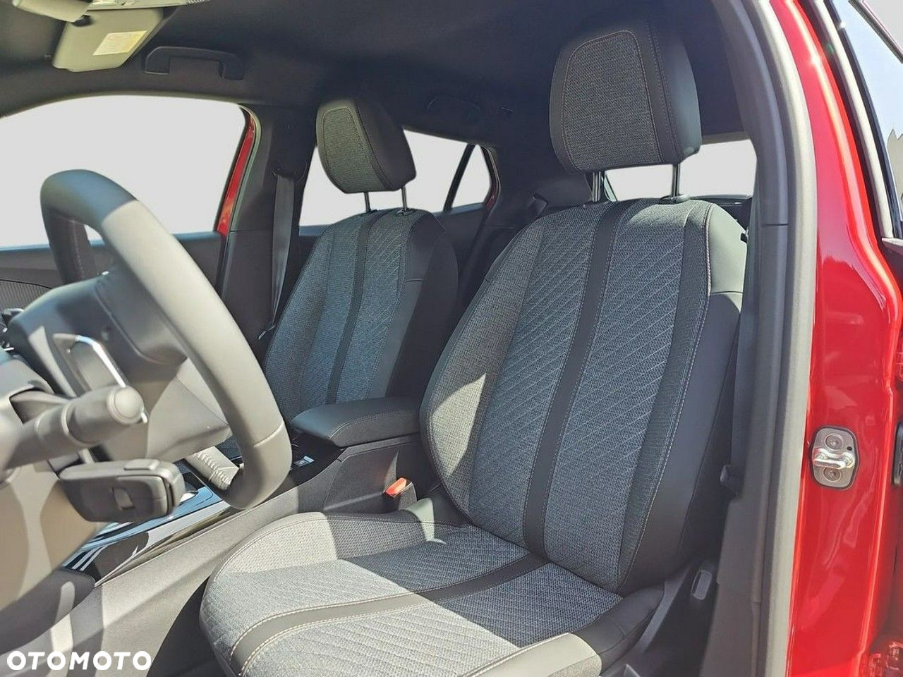 Peugeot 2008 PureTech mHEV Allure e-DCS6 - 12