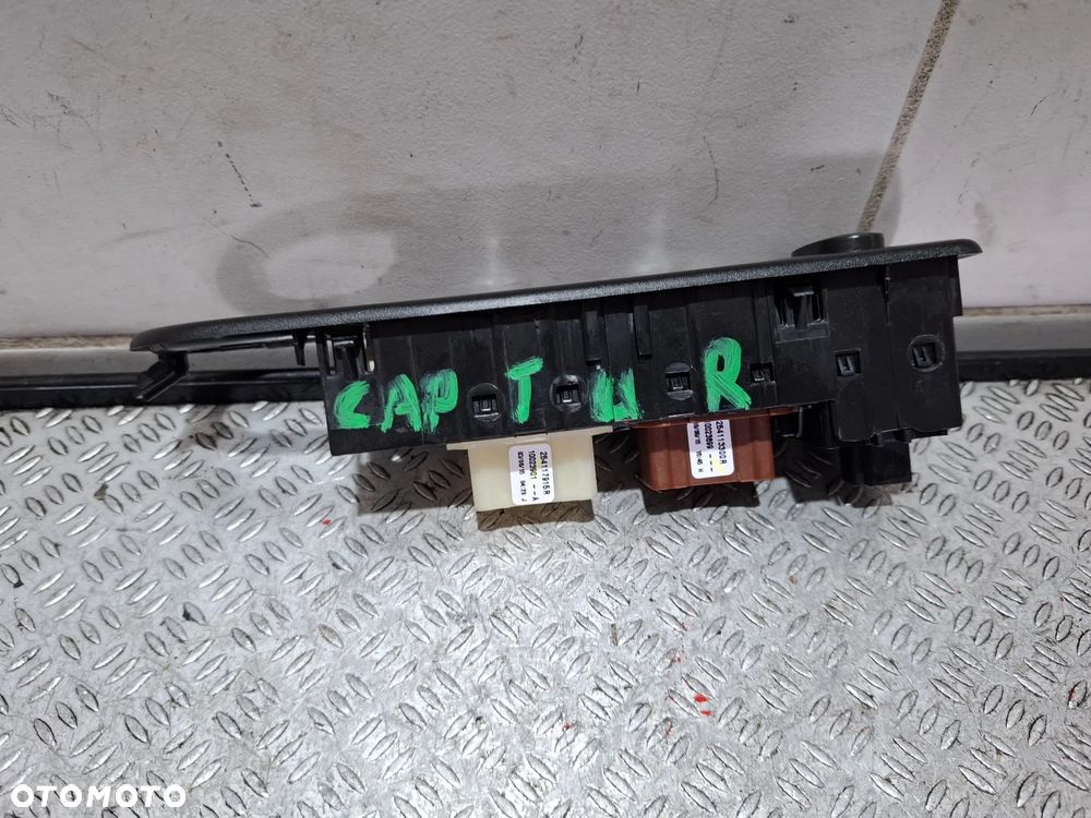 Przełącznik panel szyb lewy przód Renault Captur I - 2