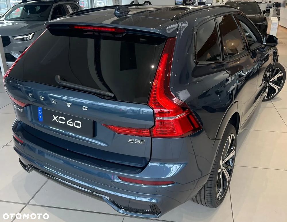 Volvo XC 60 B5 B AWD Ultimate Dark - 10