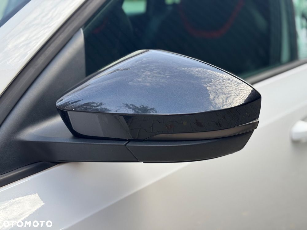 Skoda Octavia Combi 2.0 TDI RS - 17