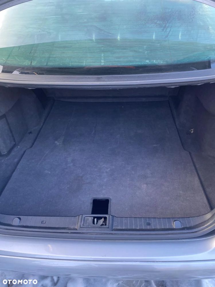 Mercedes-Benz Klasa E 240 Classic - 16