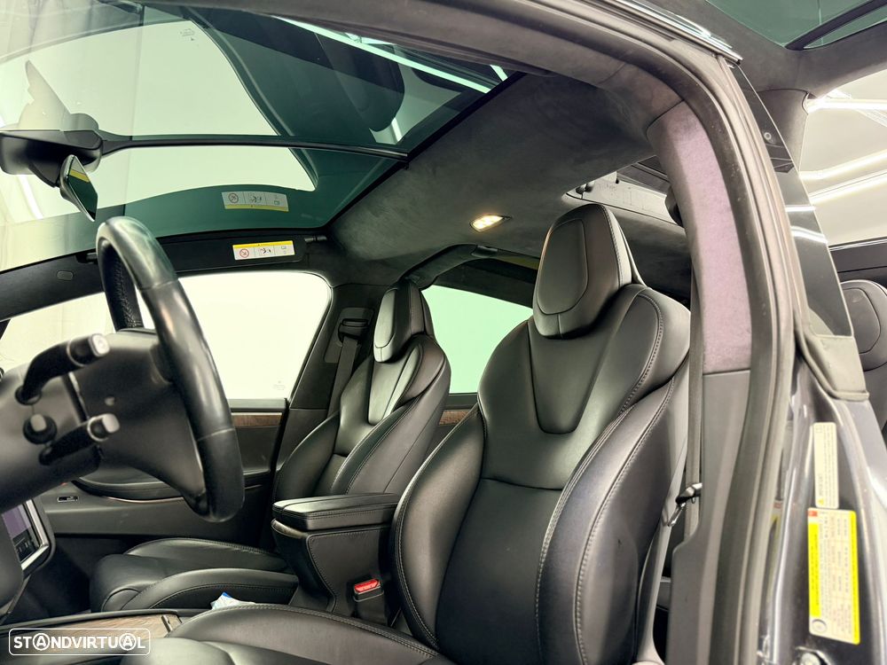 Tesla Model X 100D - 22