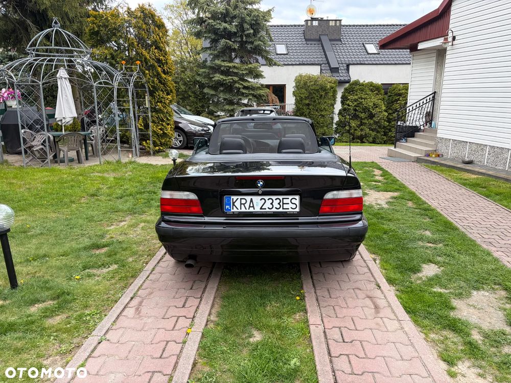 BMW Seria 3 320i - 5
