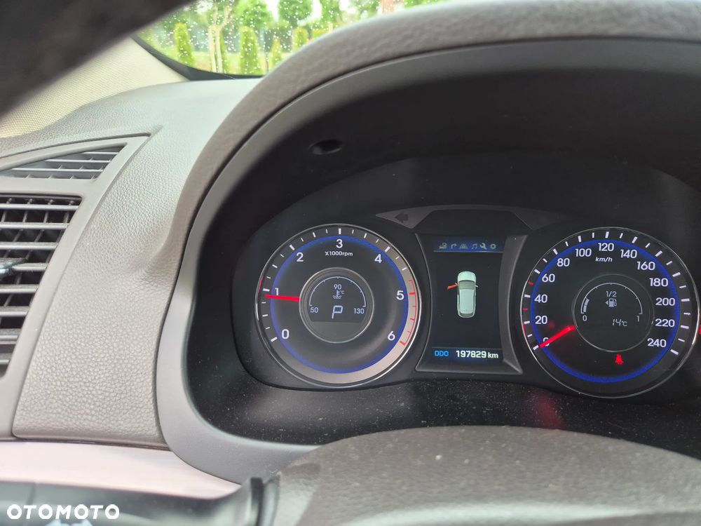 Hyundai i40 Kombi 1.7 CRDi DCT Premium - 39