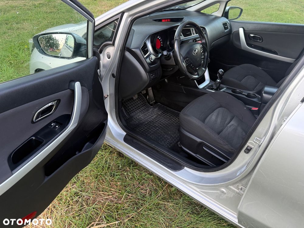 Kia Ceed - 8