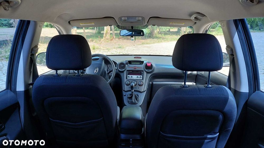 Kia Carens - 5