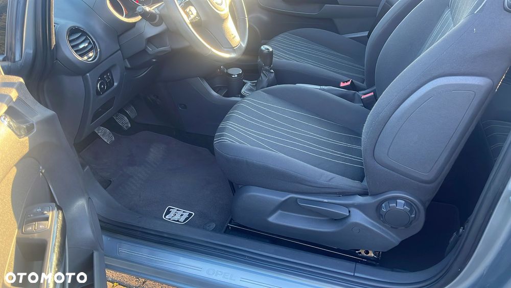 Opel Corsa 1.4 16V Edition 111 Jahre - 9