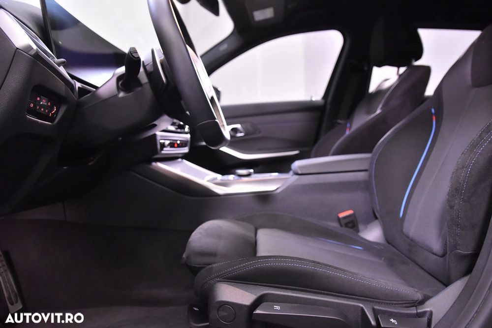 BMW Seria 3 330i Touring xDrive Aut. - 24