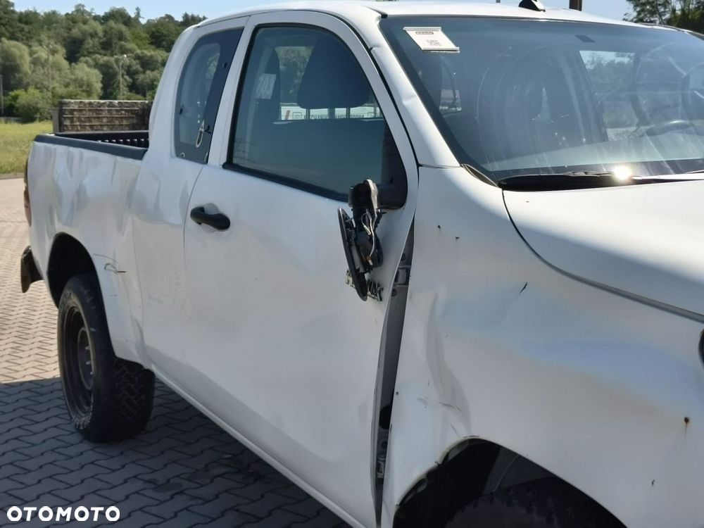 Toyota Hilux - 31
