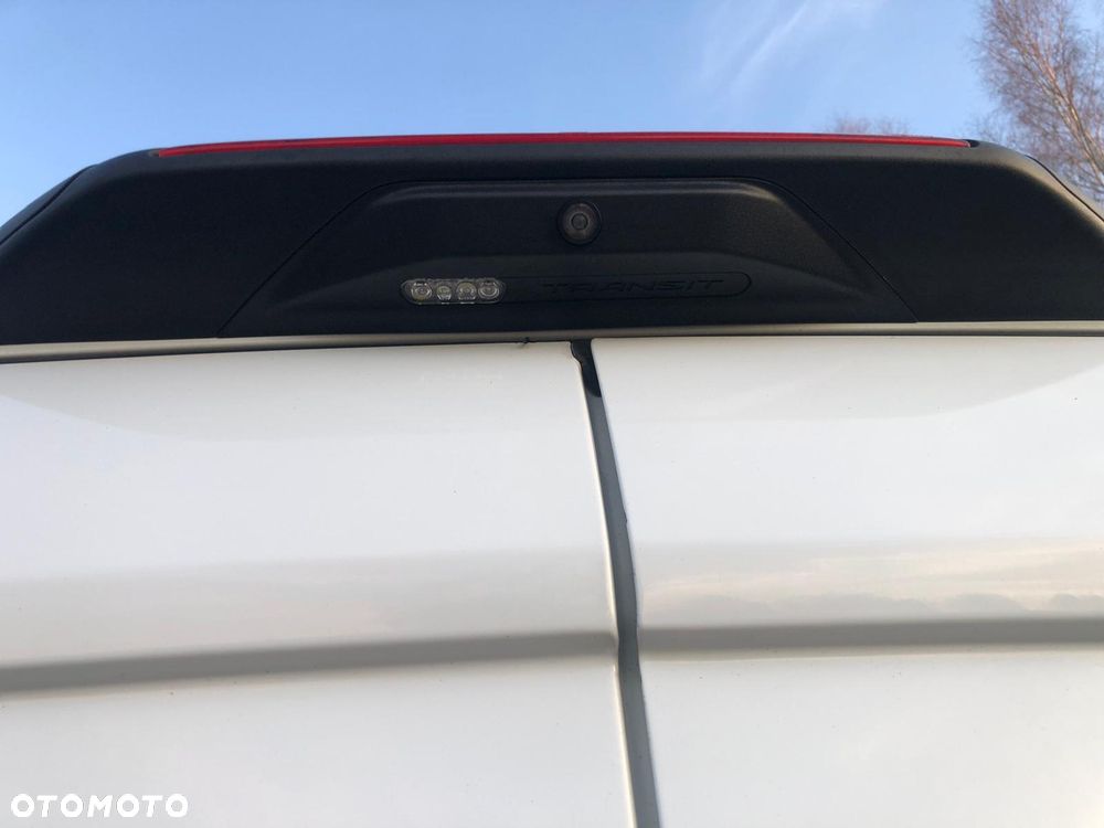 Ford Transit L2H3 VA Limited - 11