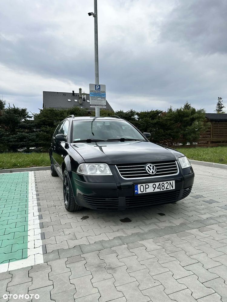 Volkswagen Passat - 1