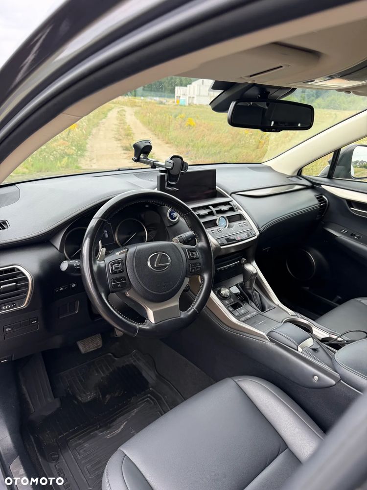 Lexus NX 300 Prestige AWD - 4