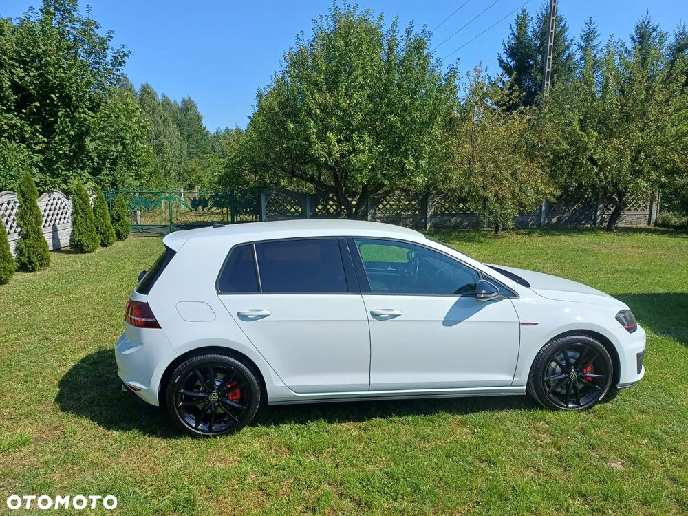 Volkswagen Golf 2.0 TSI GTI - 32