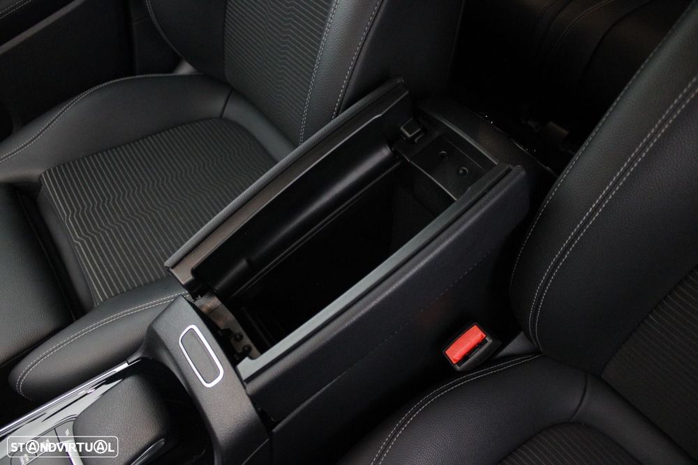 Mercedes-Benz GLB 200 d Progressive - 34