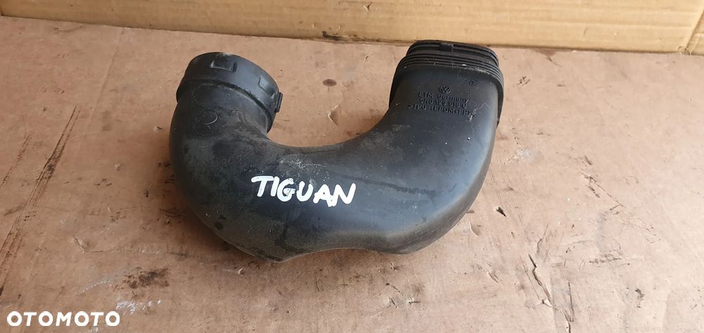 Rura dolot przewód powietrza VW Tiguan I Lift 2.0 TDI 5N0129618C - 2
