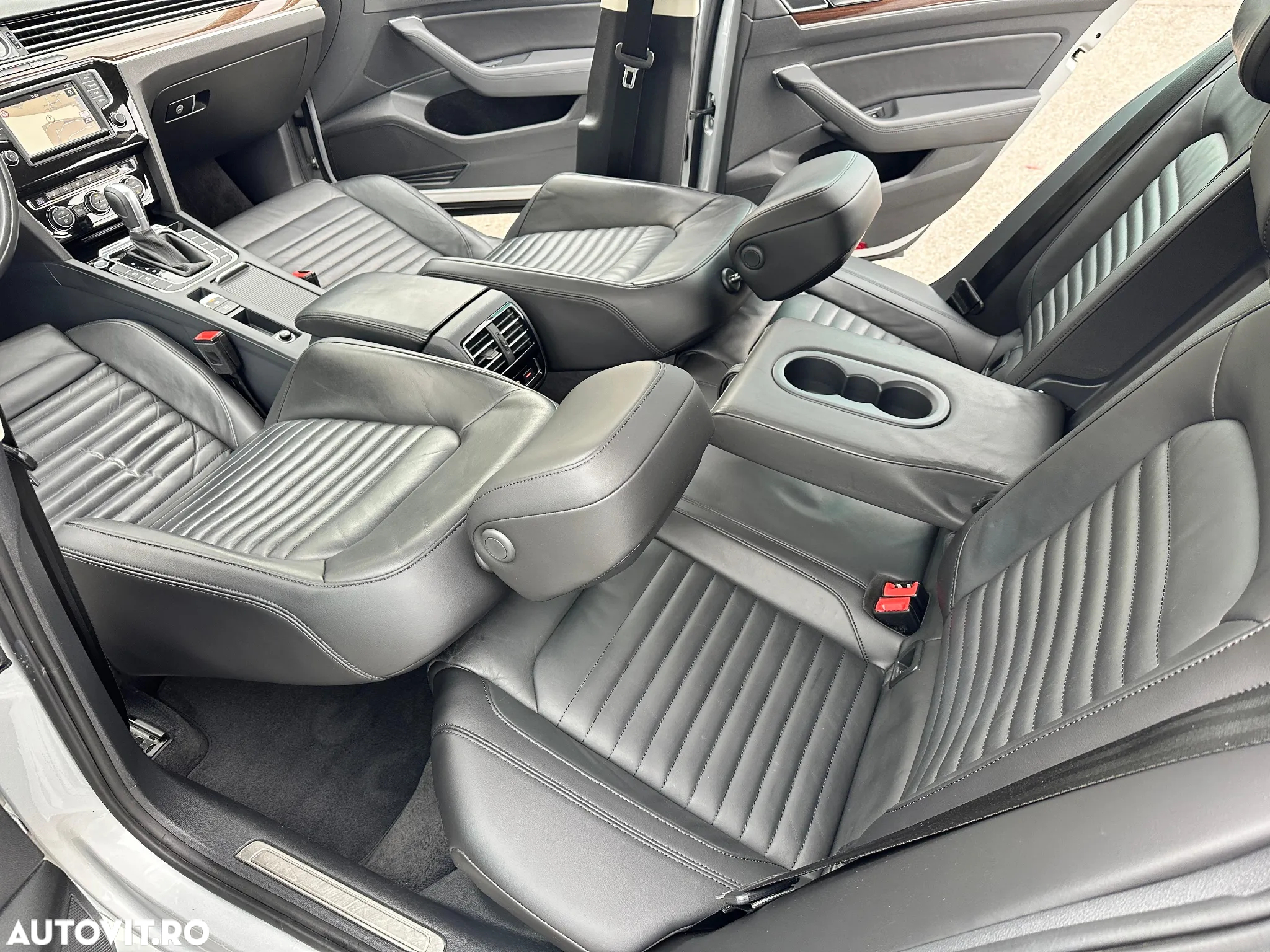 Volkswagen Passat Variant 2.0 TDI DSG Highline - 12