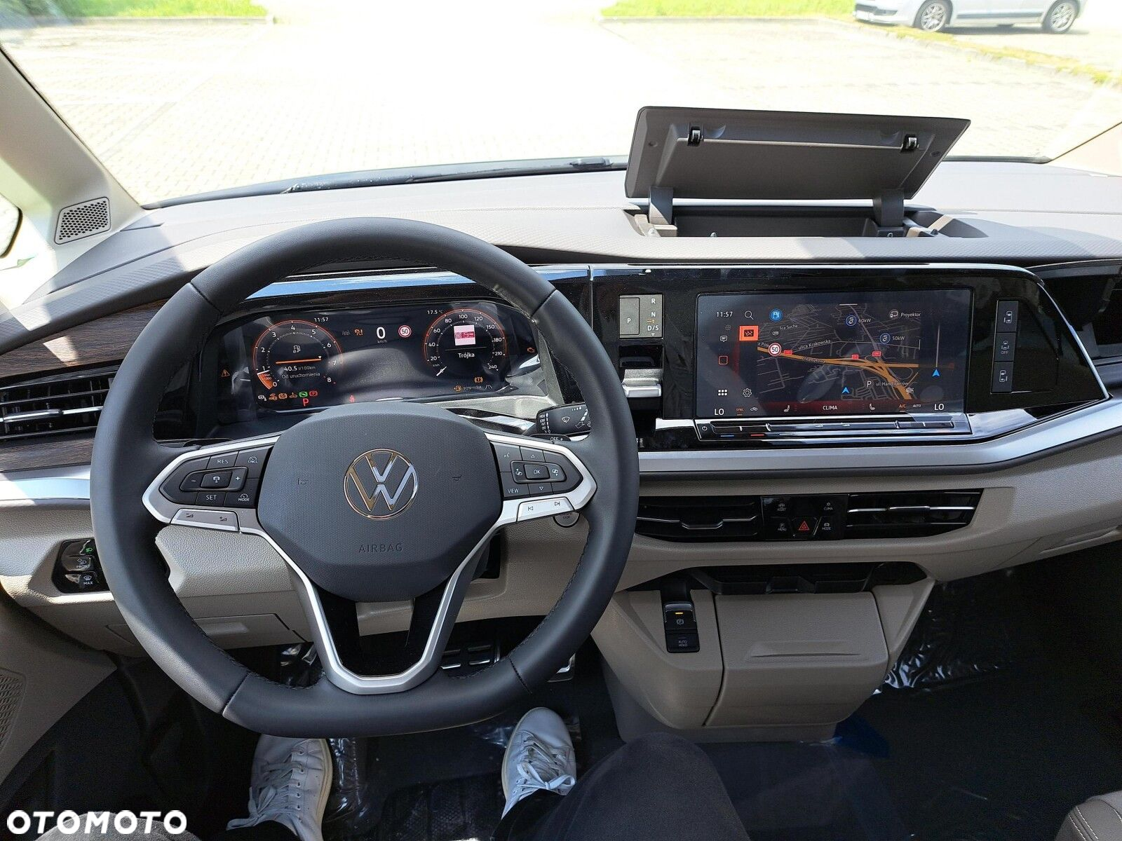 Volkswagen Multivan - 13