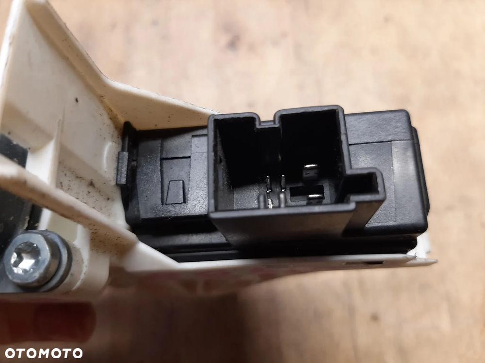 Silniczek Sterownik 8K0959801 A 8K0959802 A 8K0959811 A 8K0959812 A Moduł Szyby Mechanizm Podnoszenia Przod Tyl Audi A4 B8 A5 Sedan Kombi - 23