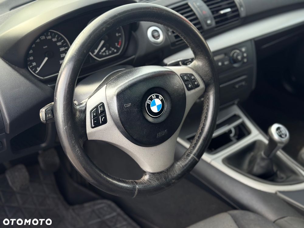 BMW Seria 1 116i - 11