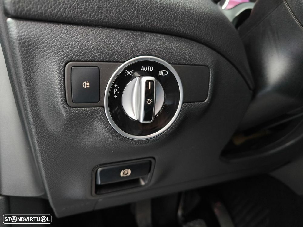 Mercedes-Benz GLA 180 d Urban - 20