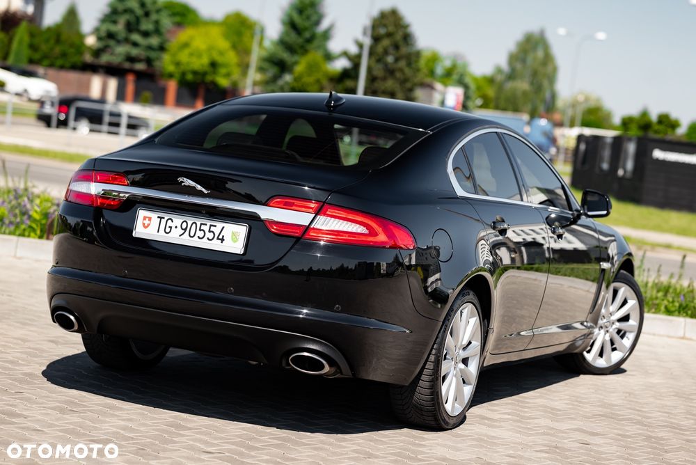 Jaguar XF 2.0 T Premium Luxury - 13