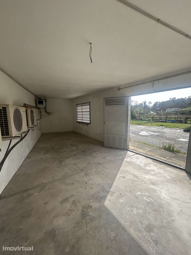 Armazem no centro de Vila Verde - Grande imagem: 5/10