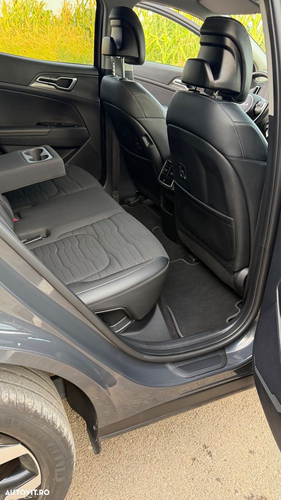 Kia Sportage 1.6 T-GDI PHEV 6AT 4x4 Business Line - 20