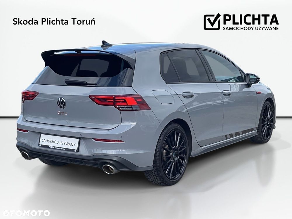 Volkswagen Golf - 5