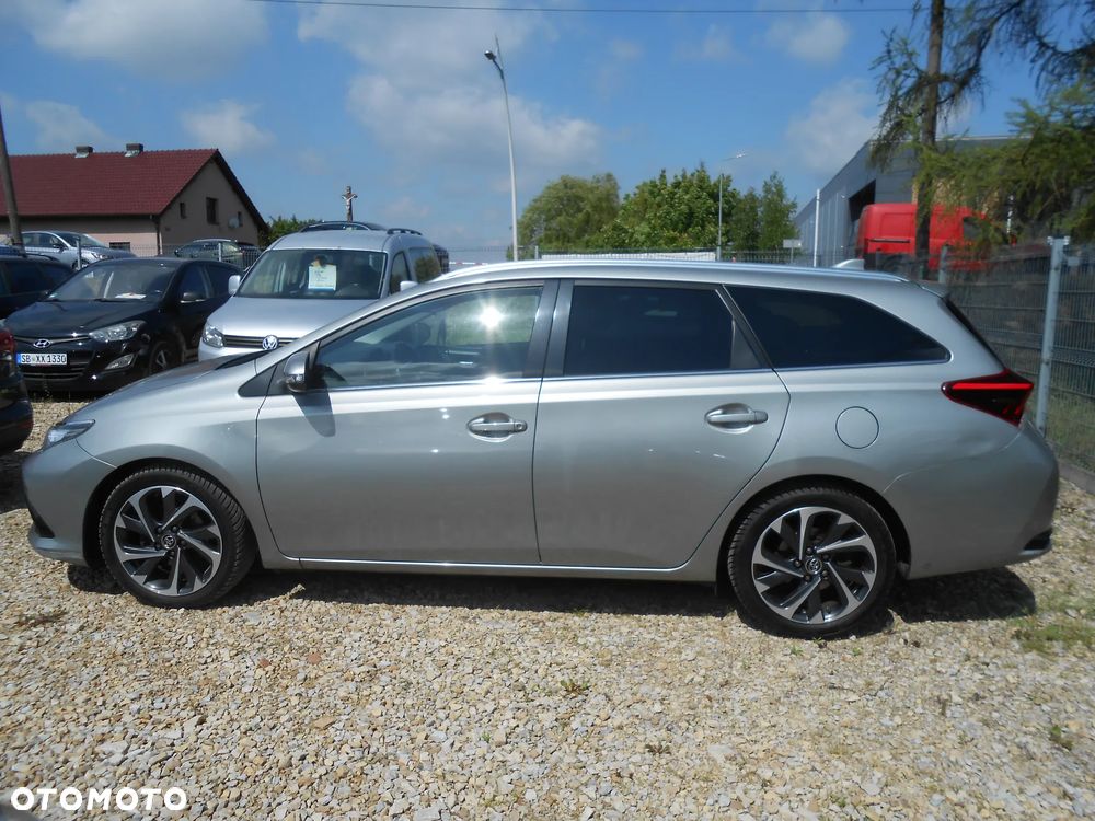 Toyota Auris 1.6 D-4D Executive - 7