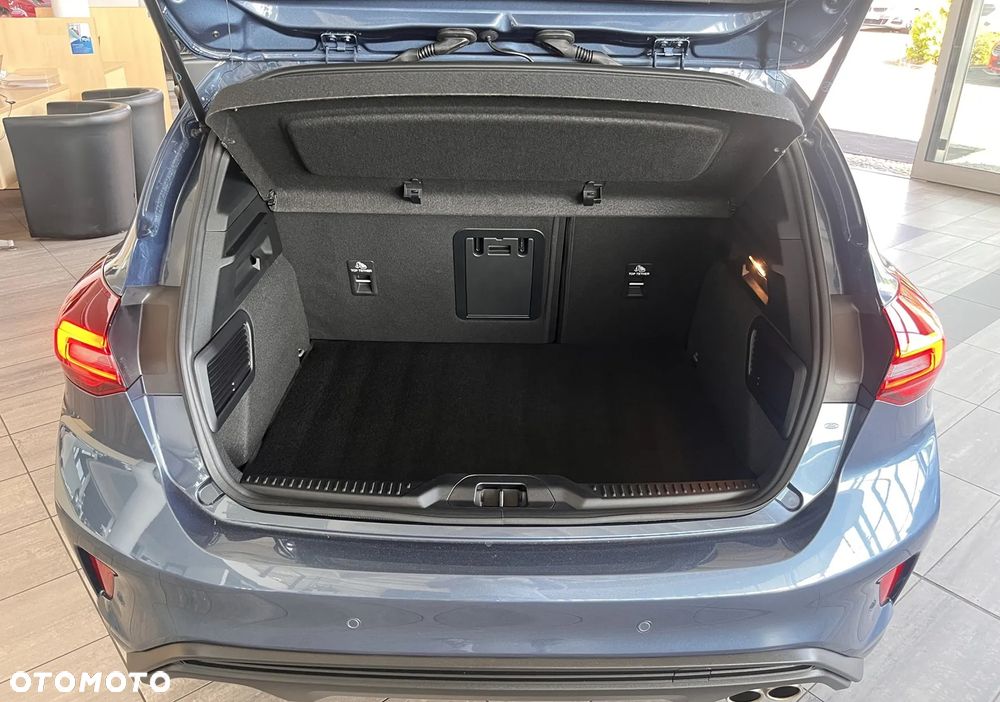 Ford Focus 1.0 EcoBoost Hybrid ST-LINE X - 32