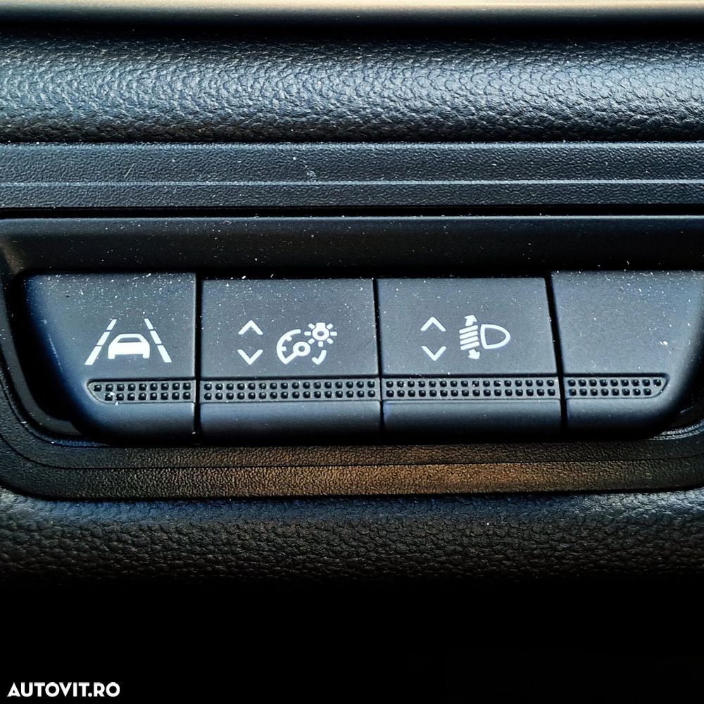 Renault Captur MHEV 140 Techno - 19