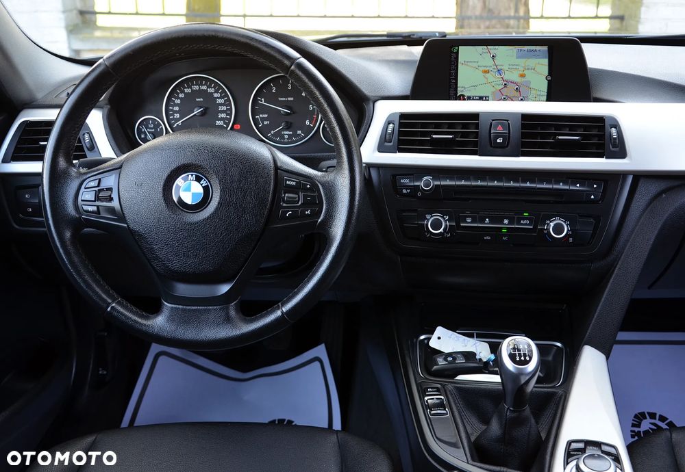 BMW Seria 3 318d DPF - 29