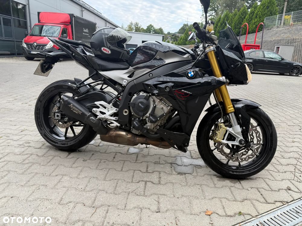 BMW S - 1