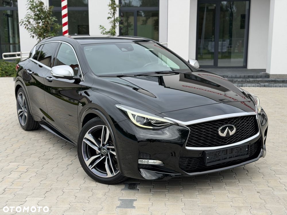 Infiniti Q30 2.0t DCT AWD Sport City Black - 1