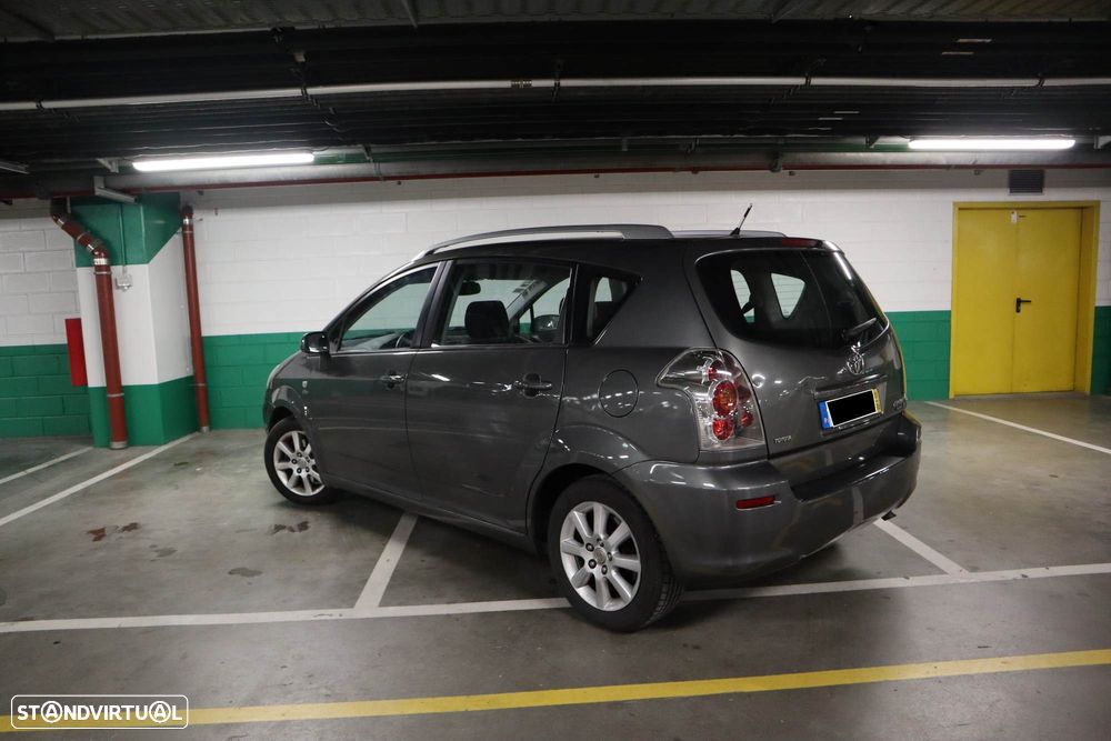 Toyota Corolla Verso 2.0 D-4D - 4