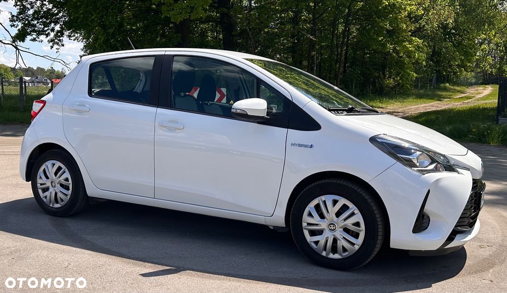 Toyota Yaris Hybrid 100 Premium - 24
