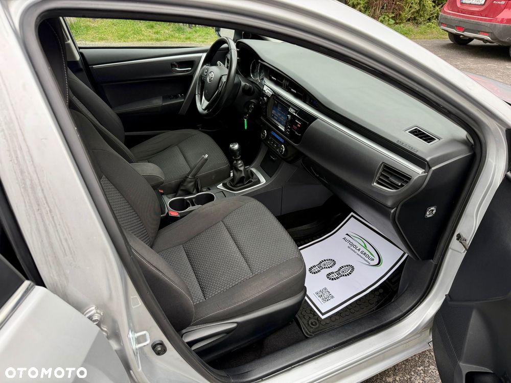 Toyota Corolla 1.6 Premium - 12