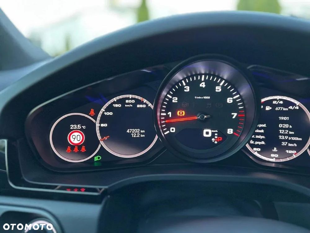 Porsche Cayenne Coupe Platinum Edition - 11