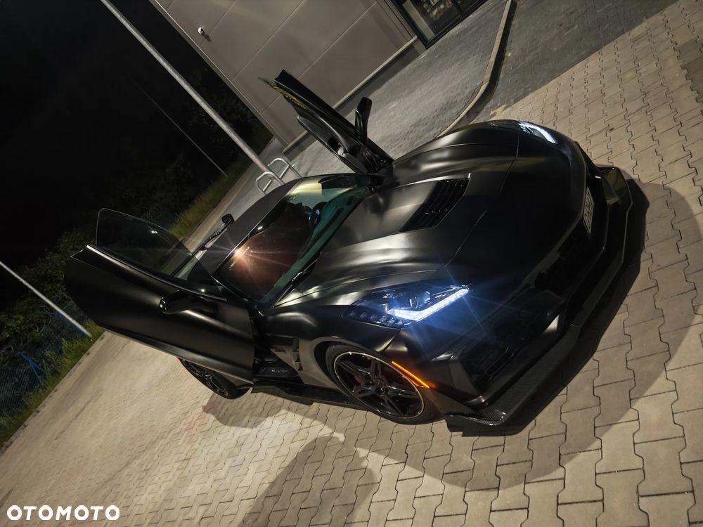 Chevrolet Corvette - 8