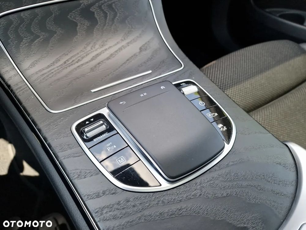 Mercedes-Benz GLC - 38
