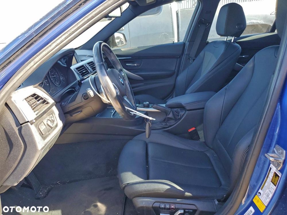 BMW Seria 3 330i - 7