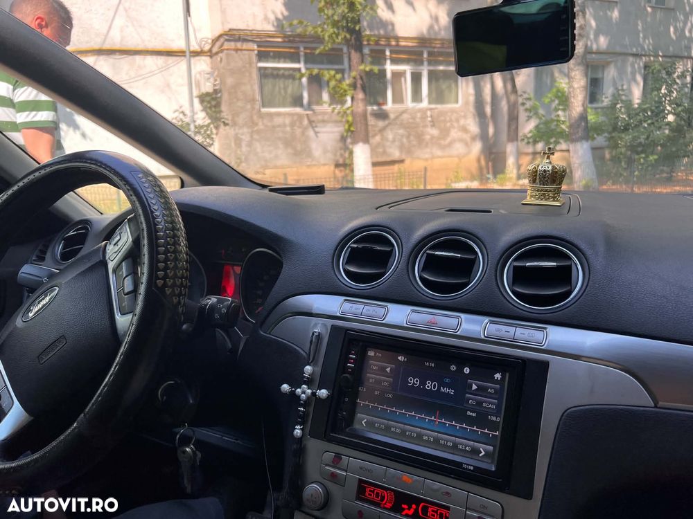 Ford S-Max - 11
