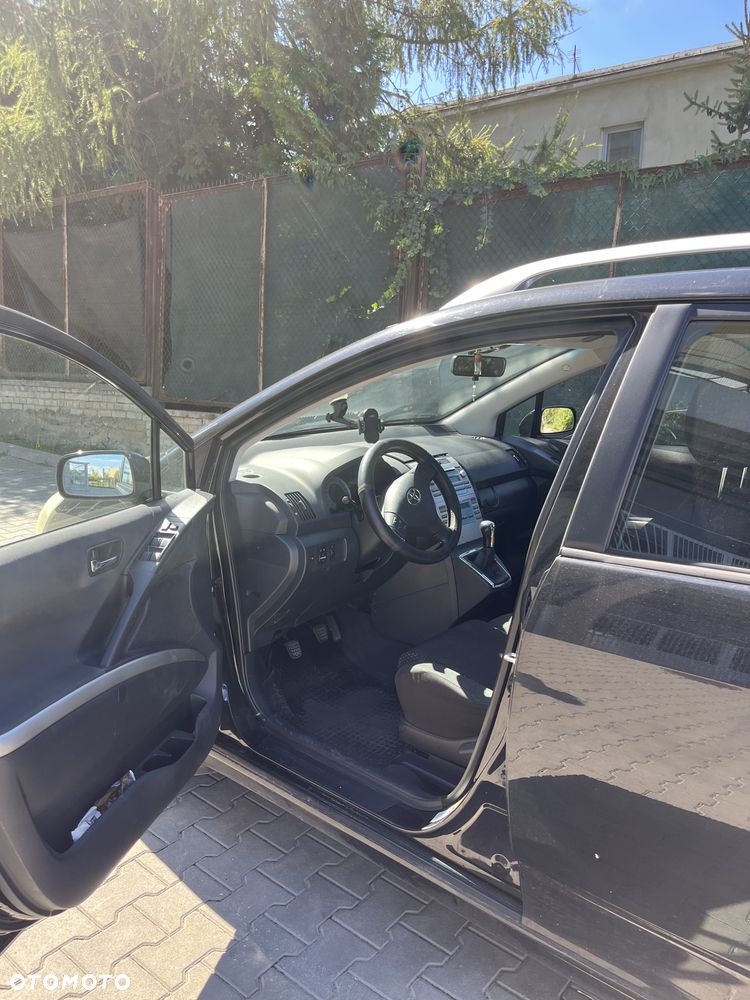 Toyota Corolla Verso - 2