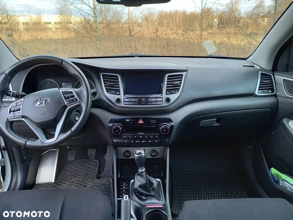 Hyundai Tucson 1.7 CRDI BlueDrive Style 2WD - 5